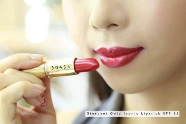 Son môi Oriflame 30454 Giordani Gold Iconic Lipstick SPF15