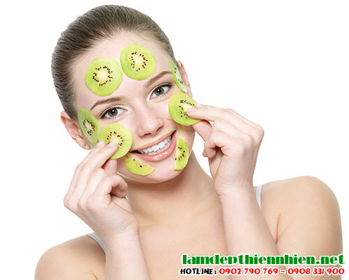 Dùng mặt nạ giàu vitamin và dưỡng chất sẽ giúp da mặt căng mịn và trắng hồng